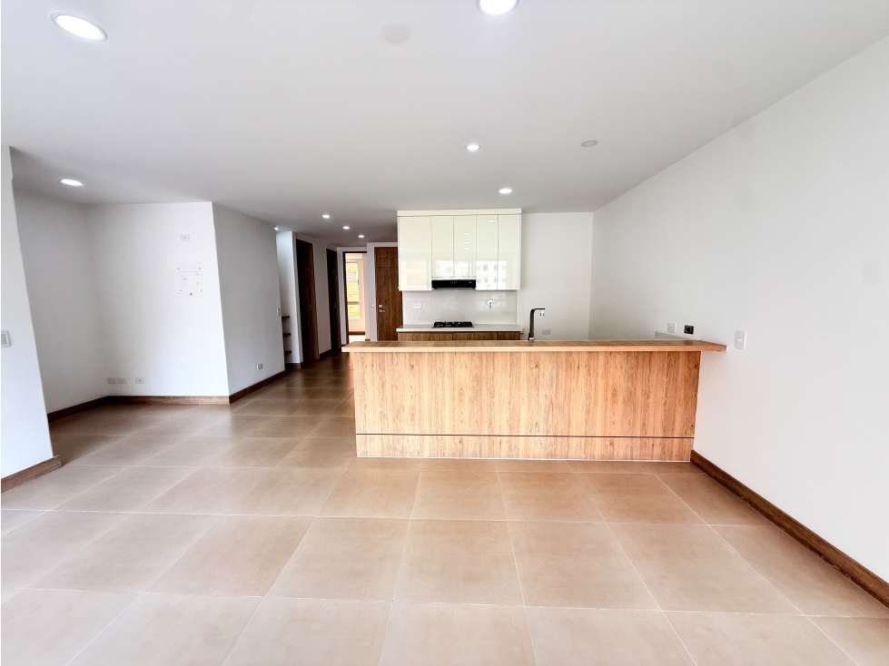 Apartamento en alquiler en calasanz