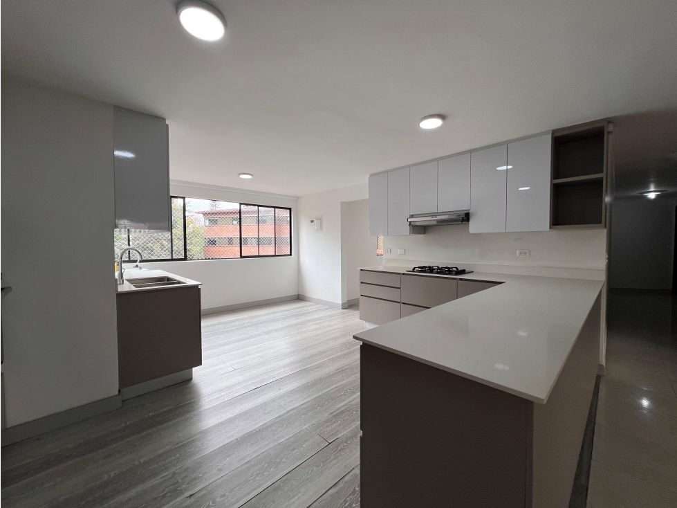 Penthouse en arriendo en El Poblado Medellín — foto 2