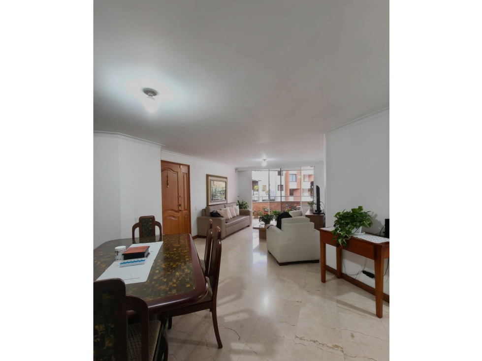 Apartamento en Venta en Laureles — foto 2