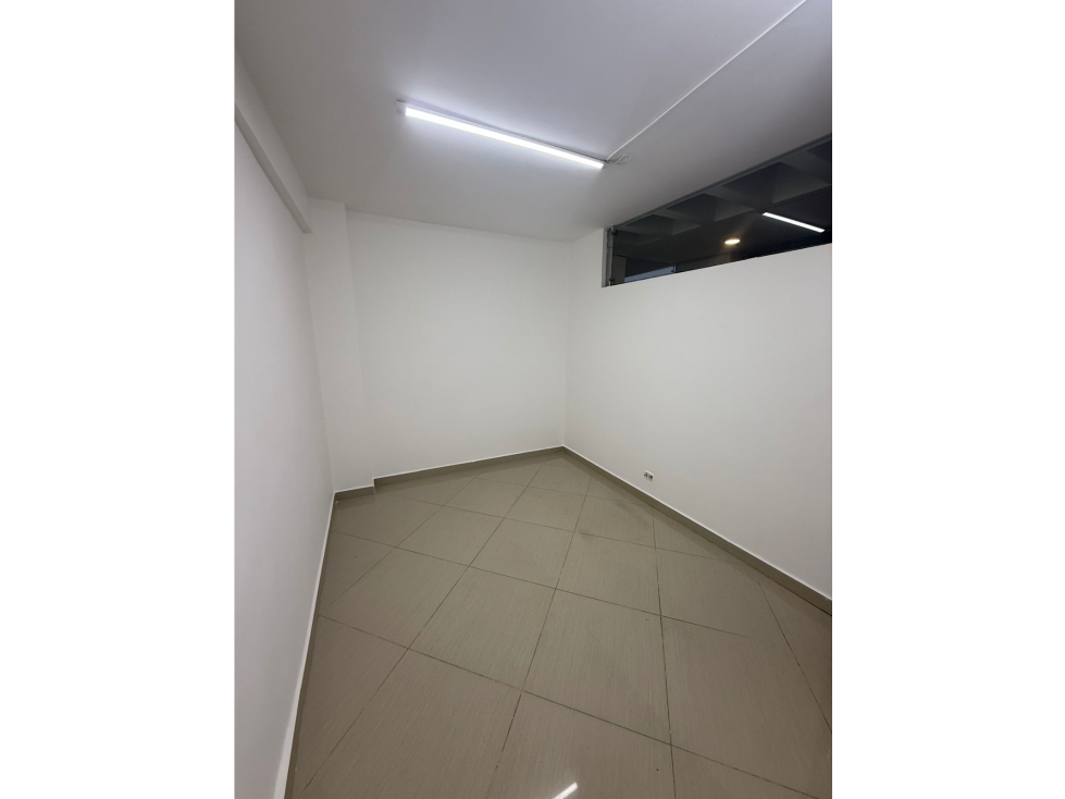 Oficina en alquiler en laureles — foto 3