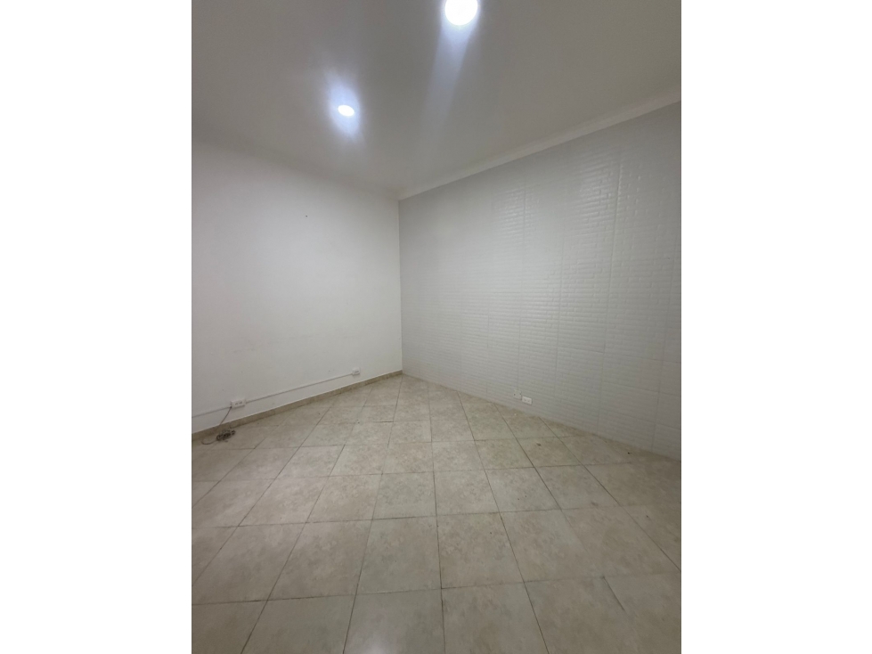 Oficina en alquiler en Laureles — foto 4