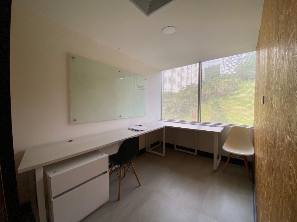 Arriendo oficina en el poblado — foto 4