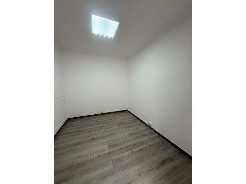 Oficina en alquiler en Laureles — foto 6