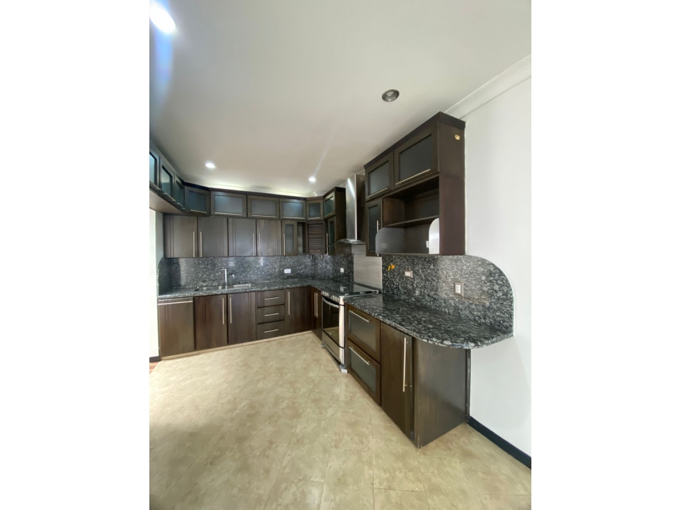 Casa en arriendo sabaneta — foto 2