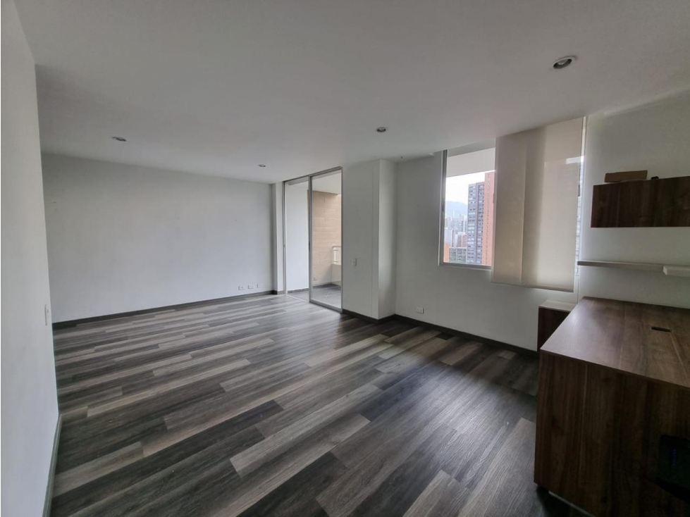 Apartamento en arriendo en El Poblado Medellin — foto 2