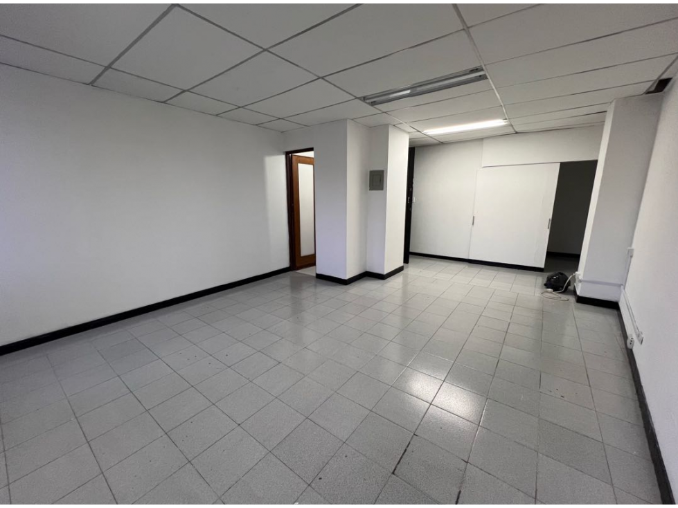 Oficina en alquiler en Laureles