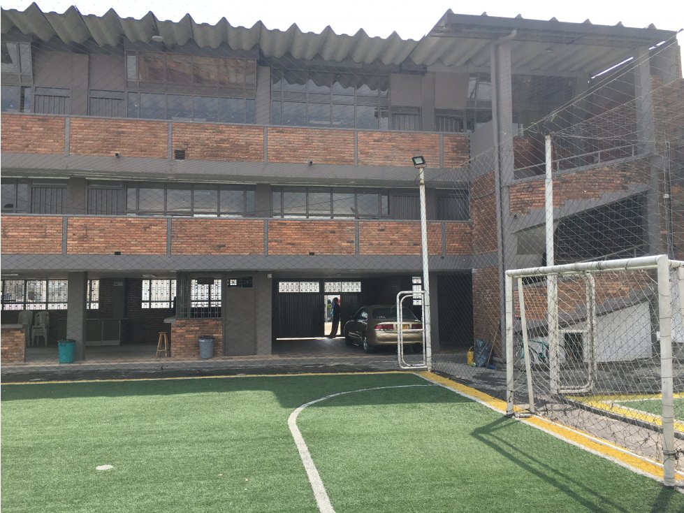 EDIFICIO EDUCATIVO, BARRIO SAN CARLOS, BOGOTA — foto 2