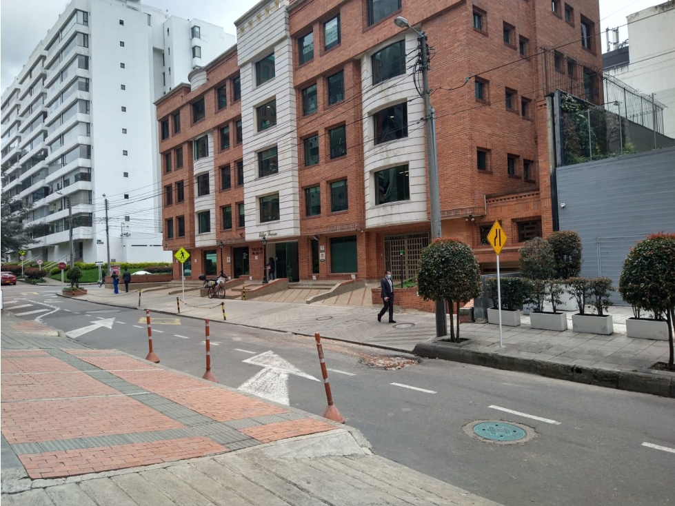Oficina en Arriendo en Chicó reservado 124 m2