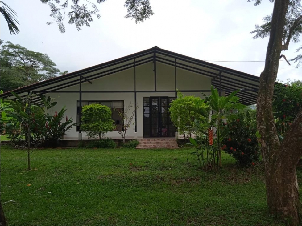 Finca en Venta en Restrepo (Meta) 2.200 M2 - 2