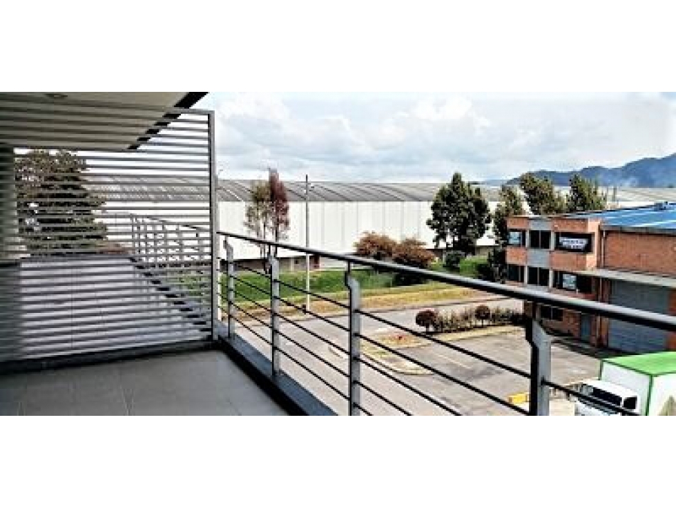 Oficina en Venta/Arriendo en Vía Siberia Cota 57 m2 + balcón - 5