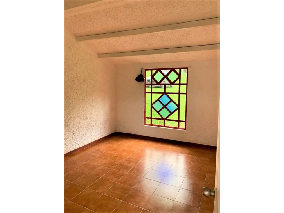 Casa Campestre en Conjunto Cerrado en Sasaima (Cund) 3.670 m2 - 5