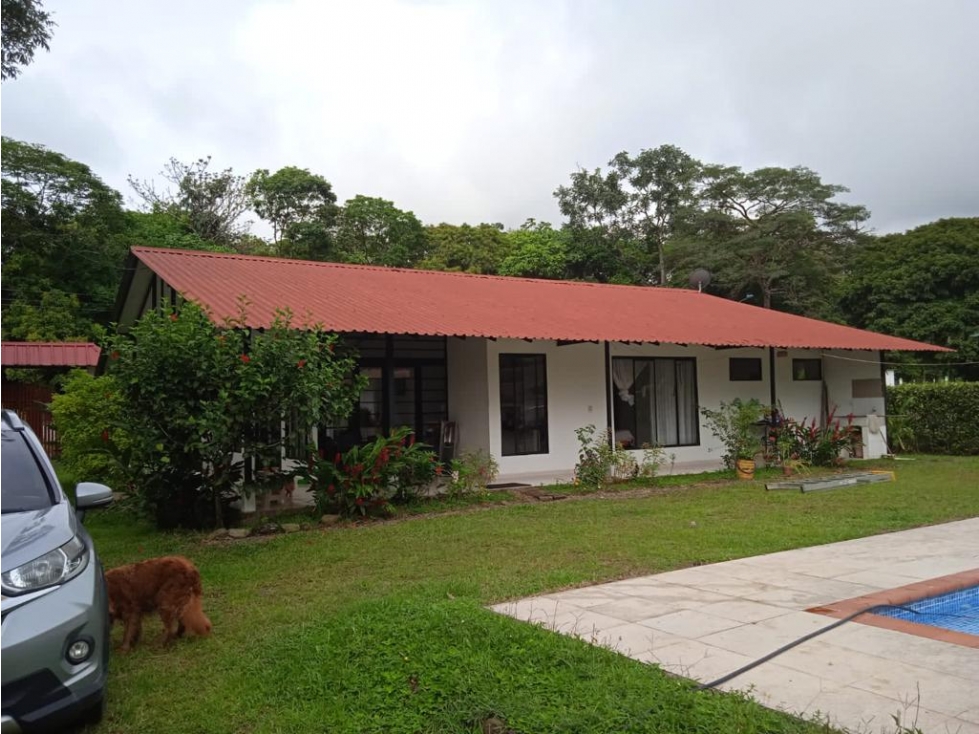 Finca en Venta en Restrepo (Meta) 2.200 M2 - 4