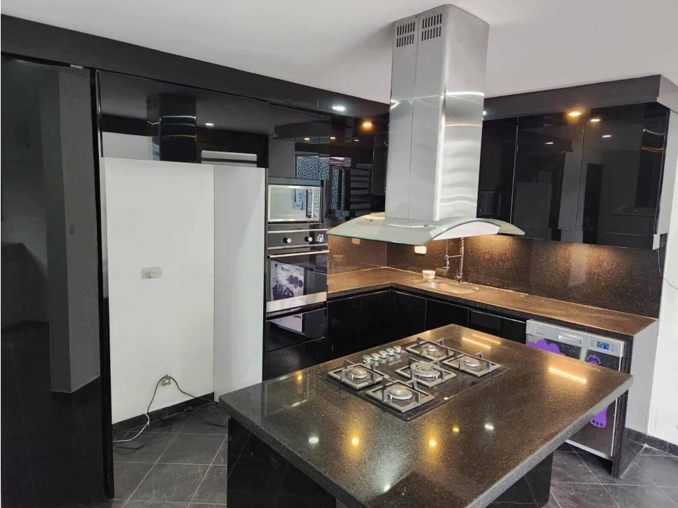 Casa en Venta Conjunto Cerrado CLUB HOUSE en Zipaquirá 329,30 M2 - 4