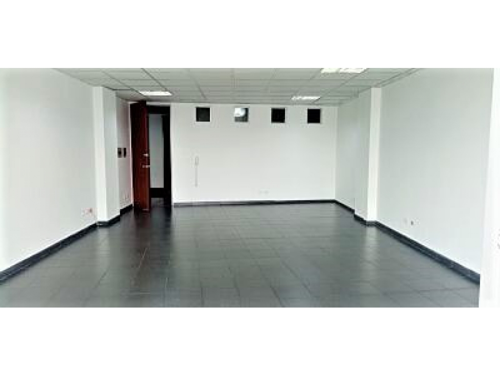 Oficina en Venta/Arriendo en Vía Siberia Cota 57 m2 + balcón - 4