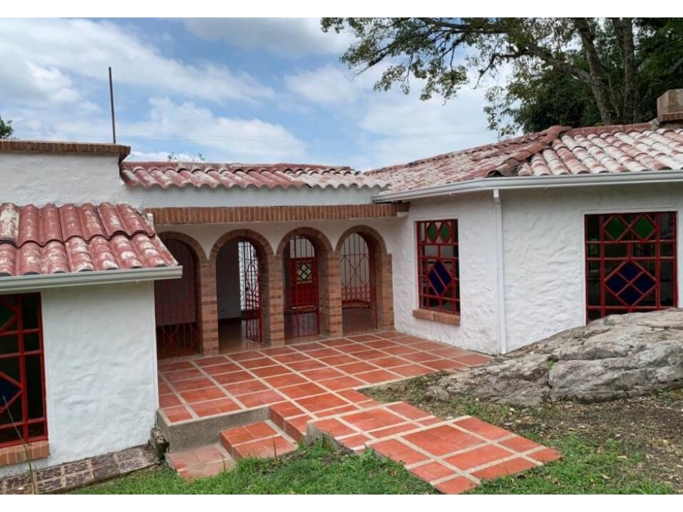 Casa Campestre en Conjunto Cerrado en Sasaima (Cund) 3.670 m2 - 6