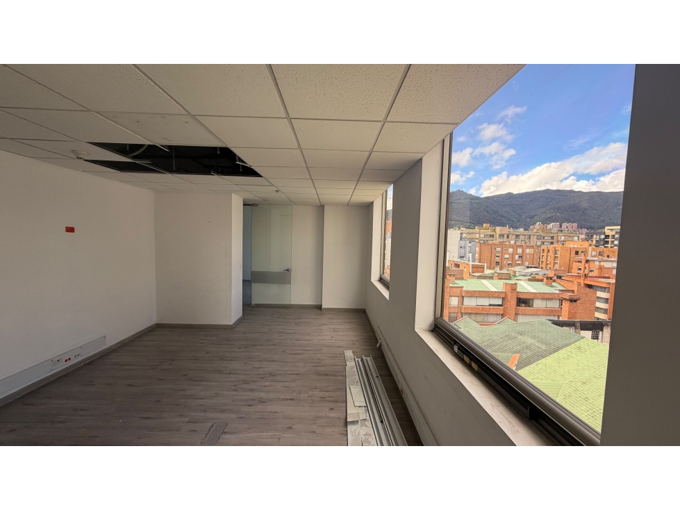 ARRIENDO OFICINAS BARRIO CHICO — foto 2