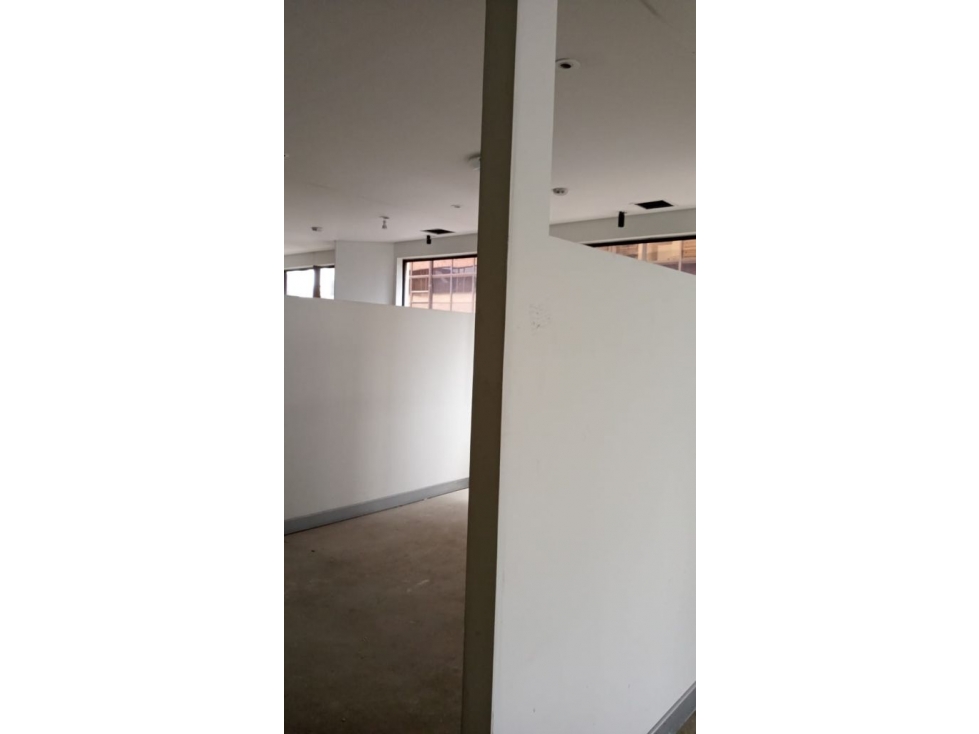 ARRIENDO OFICINAS AVENIDA CHILE — foto 4
