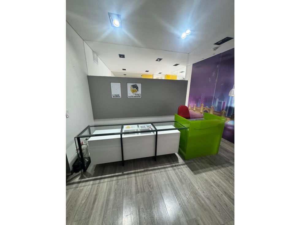 ARRIENDO OFICINAS AMOBLADAS EL LAGO