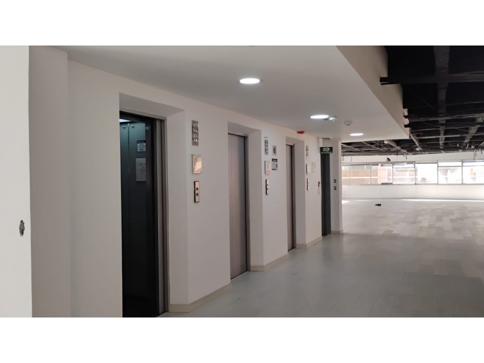 ARRIENDO OFICINAS AVENIDA CHILE