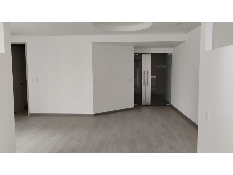 Oficina en Arriendo en Bogotá D.C. - Avenida Chile — foto 3