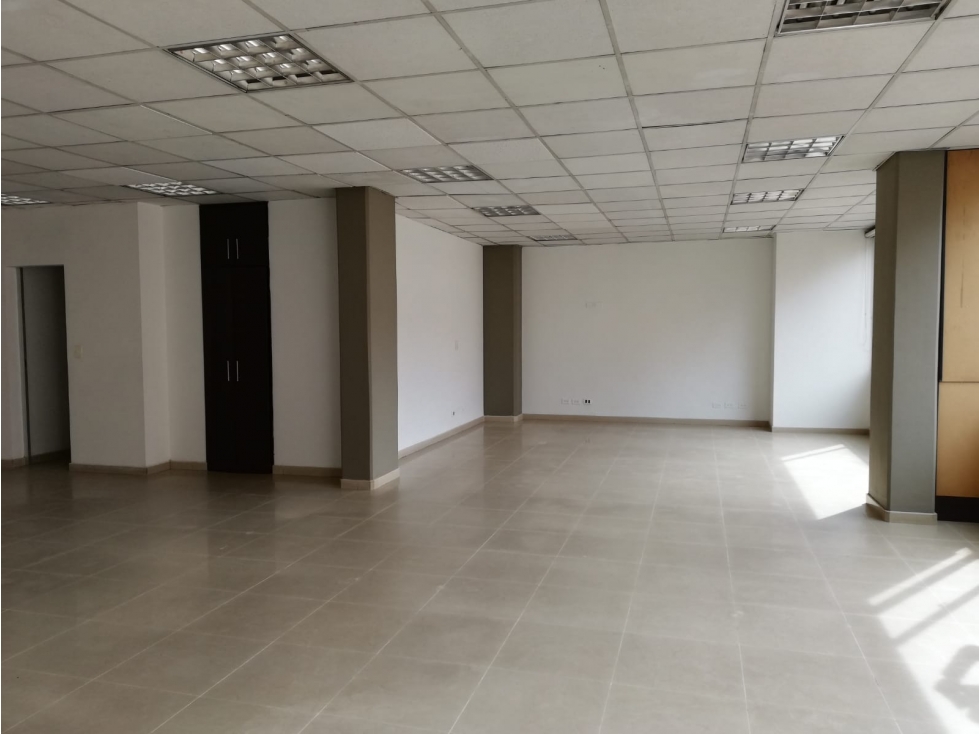 Oficina en Arriendo en Bogotá D.C. - Santa Maria Del Lago — foto 3