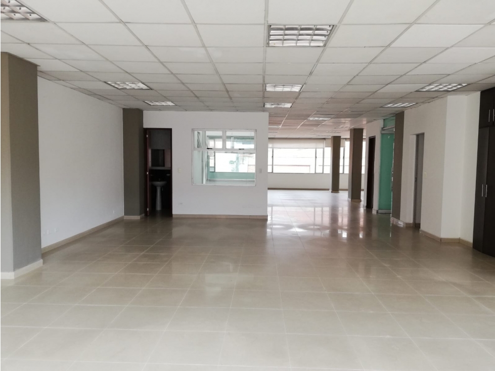 Oficina en Arriendo en Bogotá D.C. - Santa Maria Del Lago — foto 2