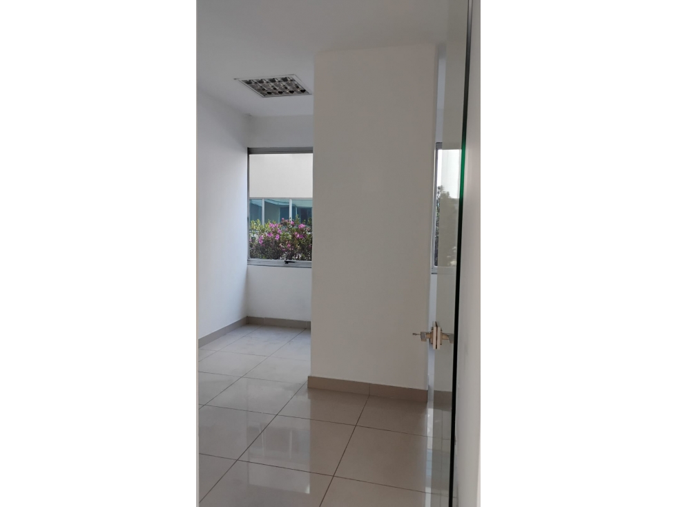 ARRIENDO VENDO OFICINAS CHICO — foto 4