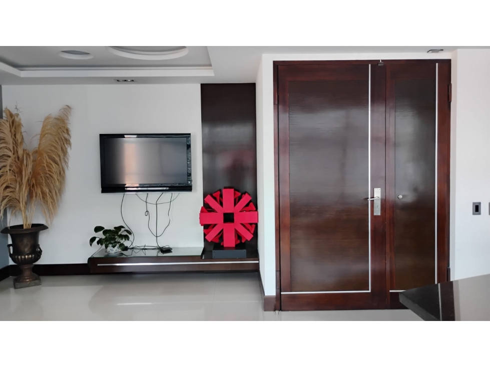ARRIENDO OFICINAS TRANSMILENIO CALLE 100