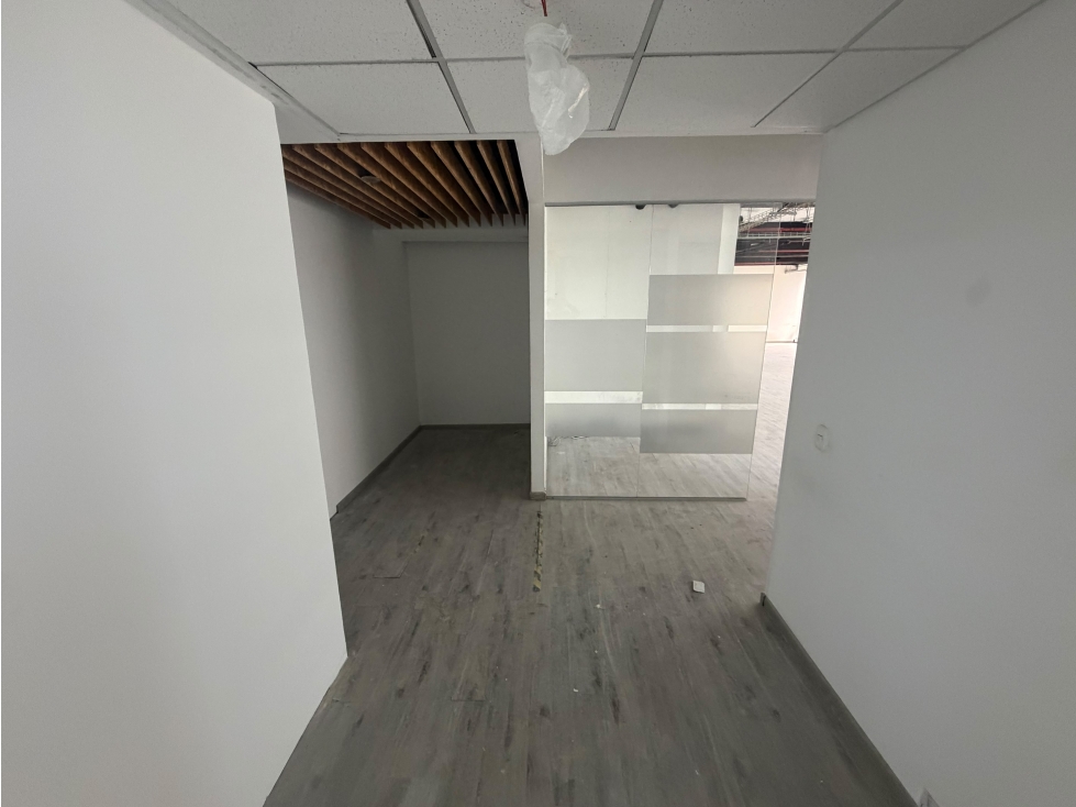 ARRIENDO OFICINAS BARRIO CHICO — foto 5