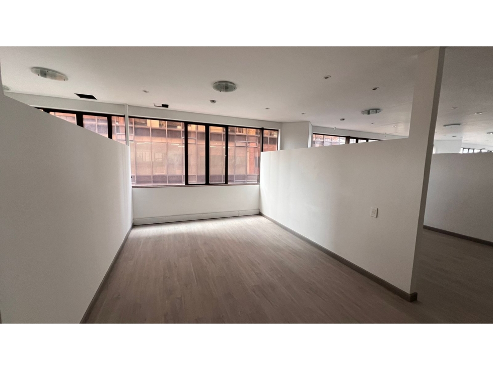 ARRIENDO OFICINAS AVENIDA CHILE — foto 6