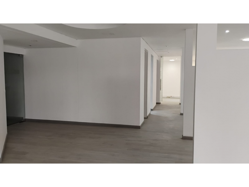 Oficina en Arriendo en Bogotá D.C. - Avenida Chile — foto 5