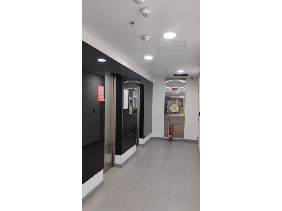 ARRIENDO - VENDO MODERNO EDIFICIO AMOBLADO — foto 3
