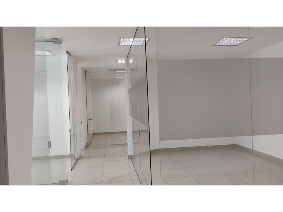 ARRIENDO VENDO OFICINAS CHICO — foto 2