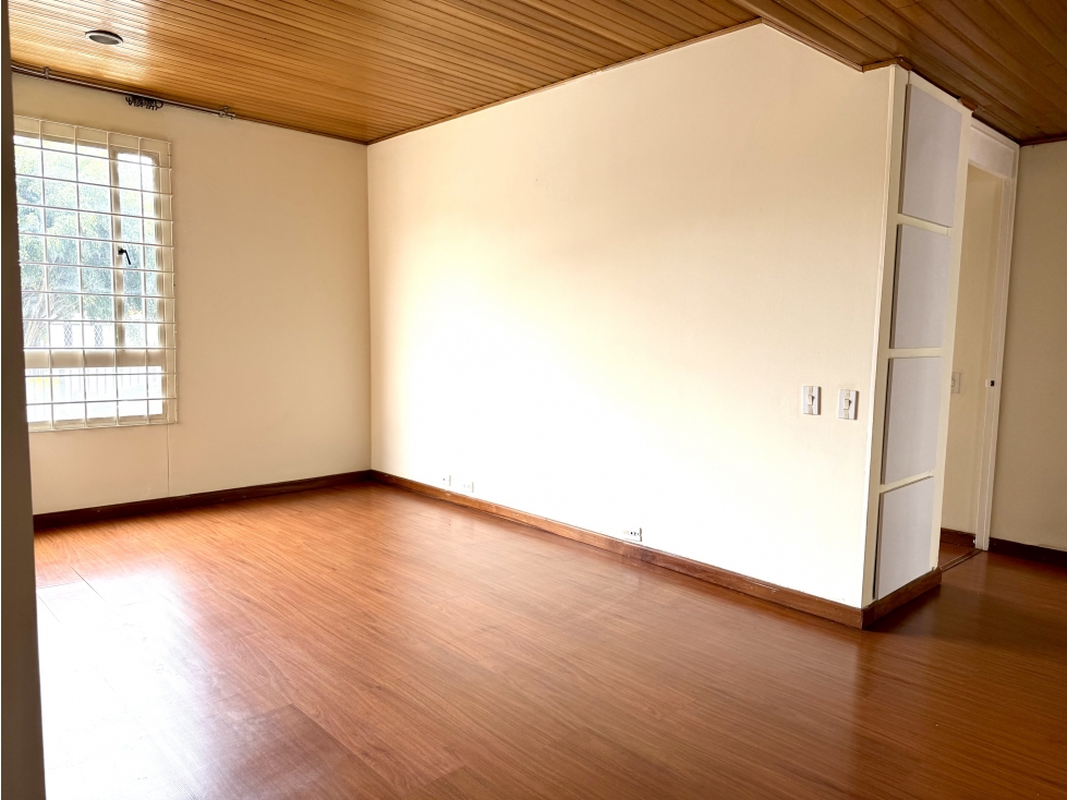 APARTAMENTO EN VENTA ALHAMBRA — foto 2