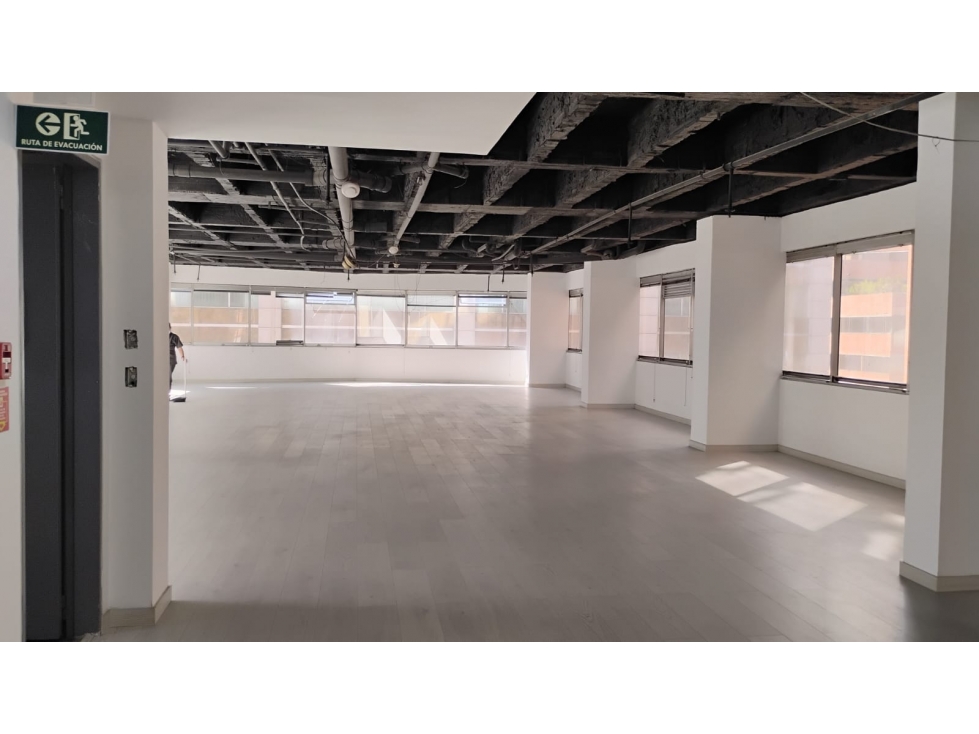 ARRIENDO OFICINAS AVENIDA CHILE — foto 2