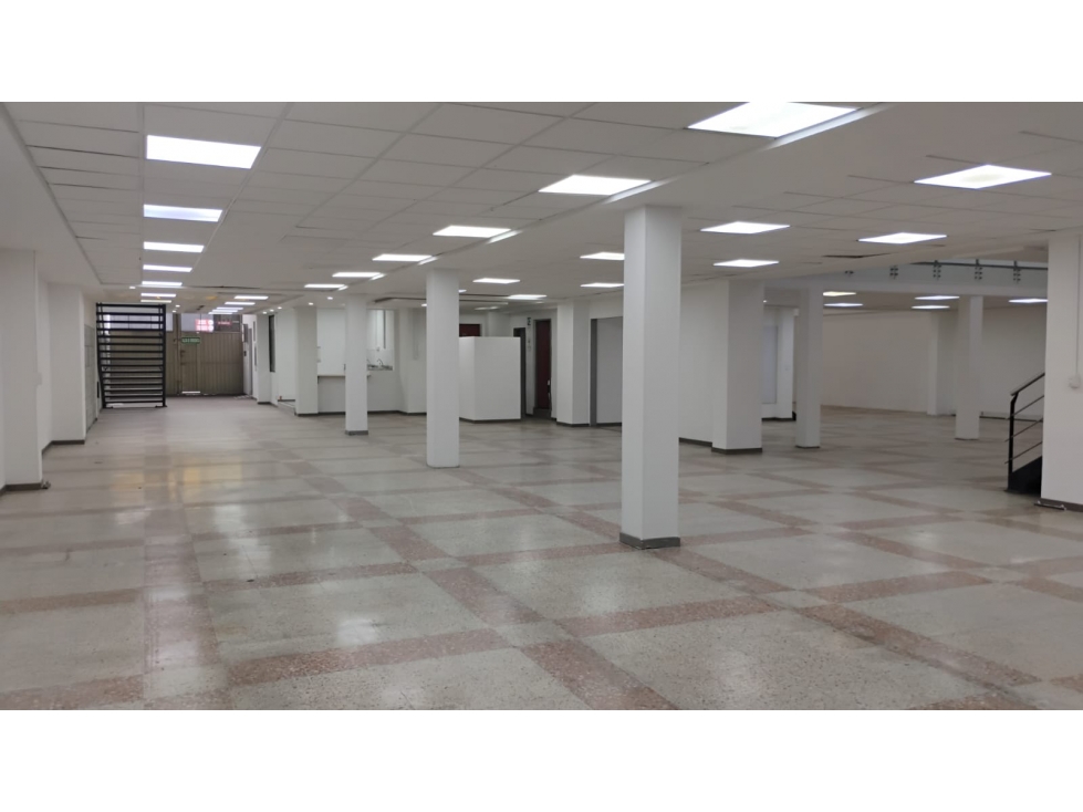 ARRIENDO BODEGA OFICINAS TOBERIN — foto 4