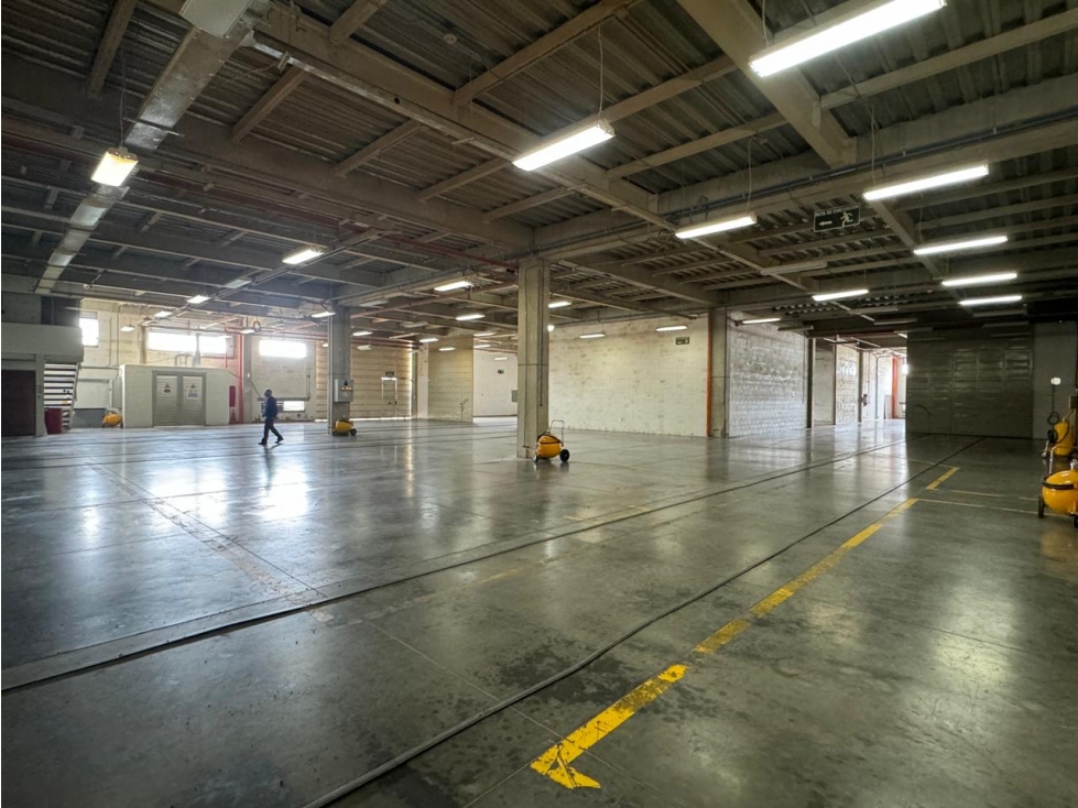 ARRIENDO BODEGAS INDUSTRIALES BRICEÑO - 6