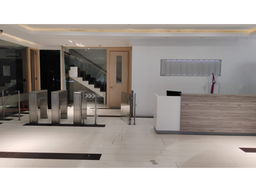 ARRIENDO - VENDO MODERNO EDIFICIO AMOBLADO — foto 2