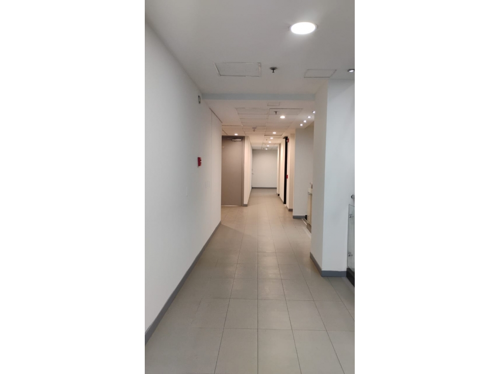 ARRIENDO - VENDO MODERNO EDIFICIO AMOBLADO — foto 5