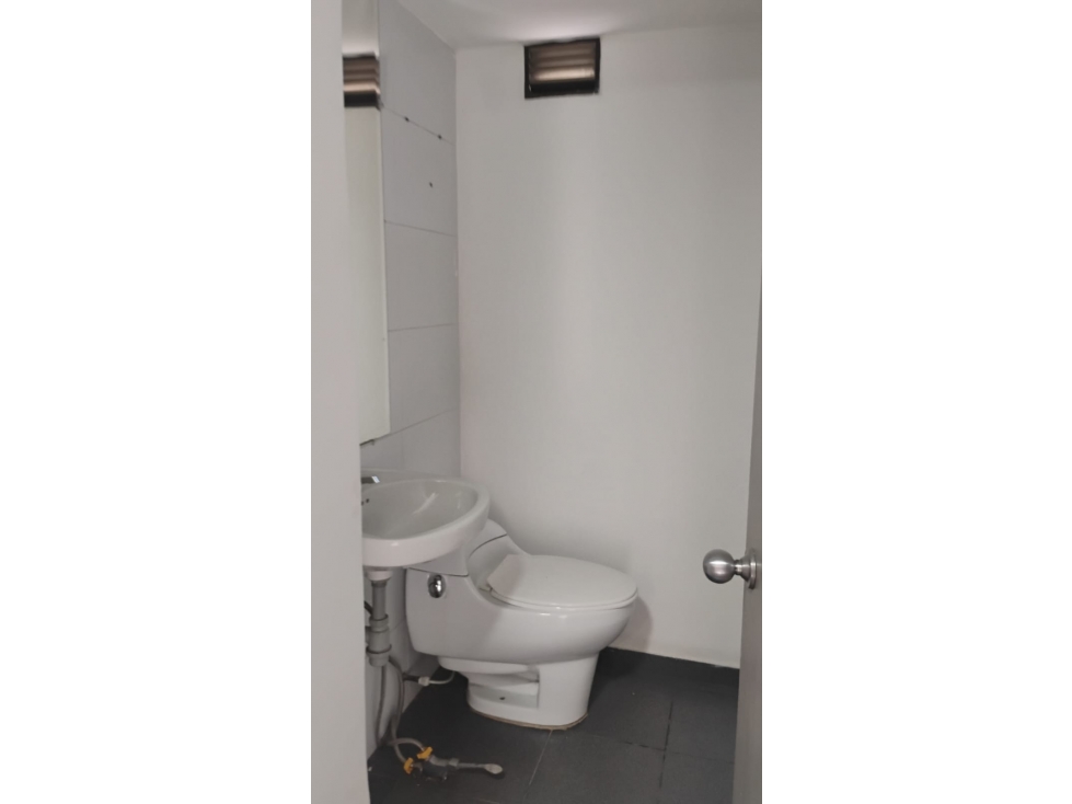 ARRIENDO OFICINAS BARRIO CHICO — foto 4