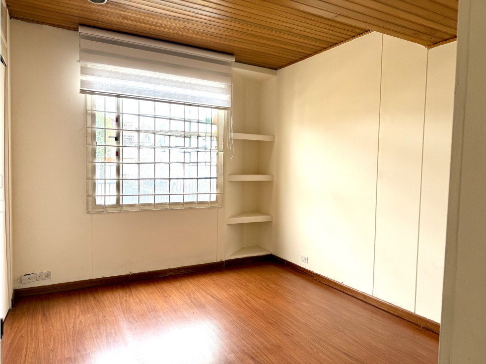 APARTAMENTO EN VENTA ALHAMBRA — foto 4