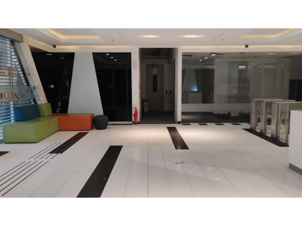 ARRIENDO - VENDO MODERNO EDIFICIO AMOBLADO