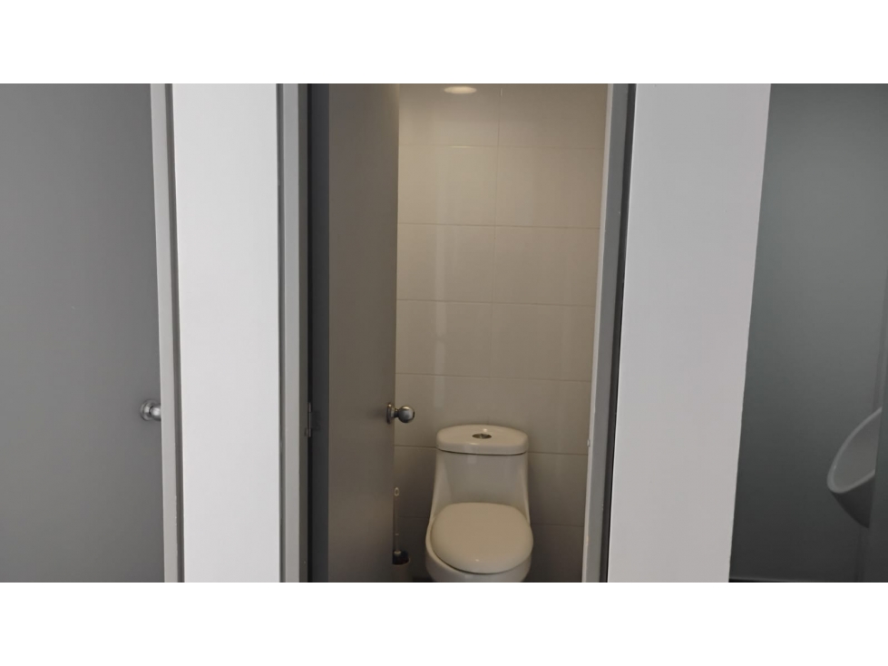 ARRIENDO OFICINAS BARRIO CHICO — foto 5