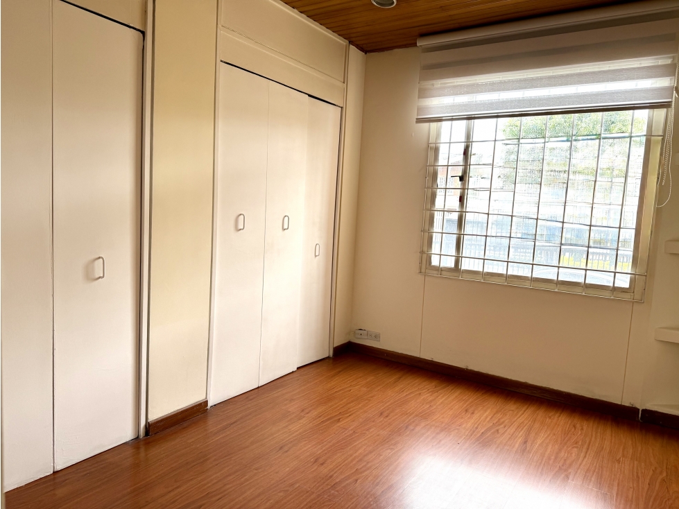 APARTAMENTO EN VENTA ALHAMBRA — foto 5