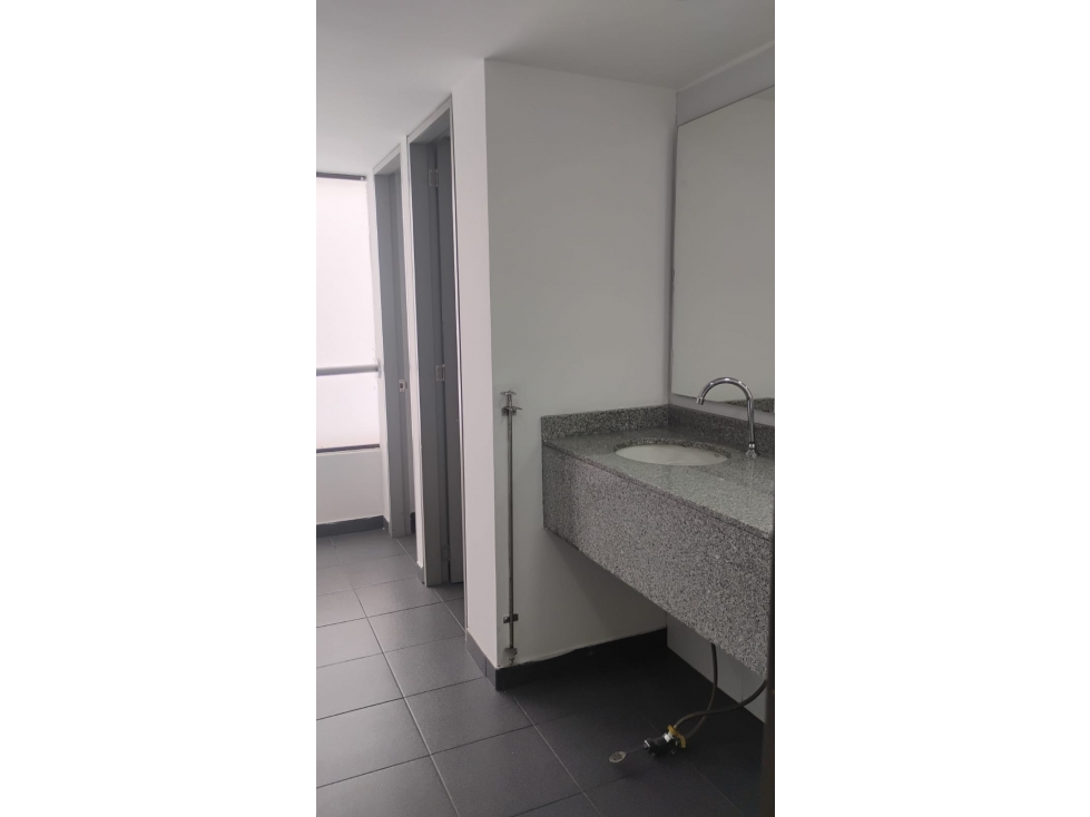ARRIENDO OFICINAS BARRIO CHICO — foto 6