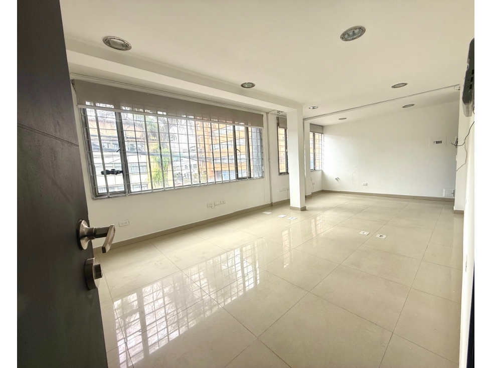 OFICINA EN ARRIENDO CALLE 78 CON 13