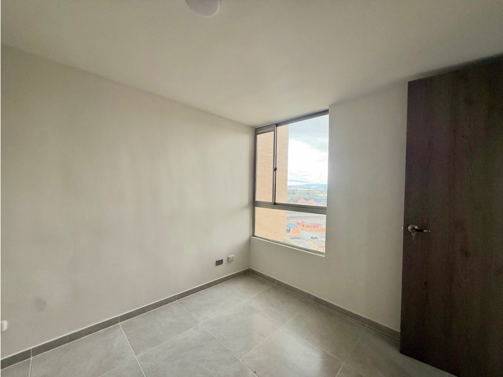 APARTAMENTO EN ARRIENDO SENDEROS DE FONTIBON — foto 4