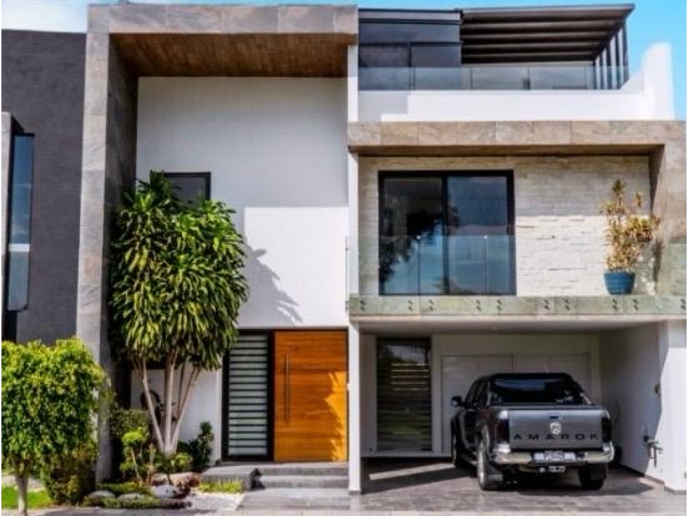 Residencia en Venta en Bosques de Zavaleta, Puebla.