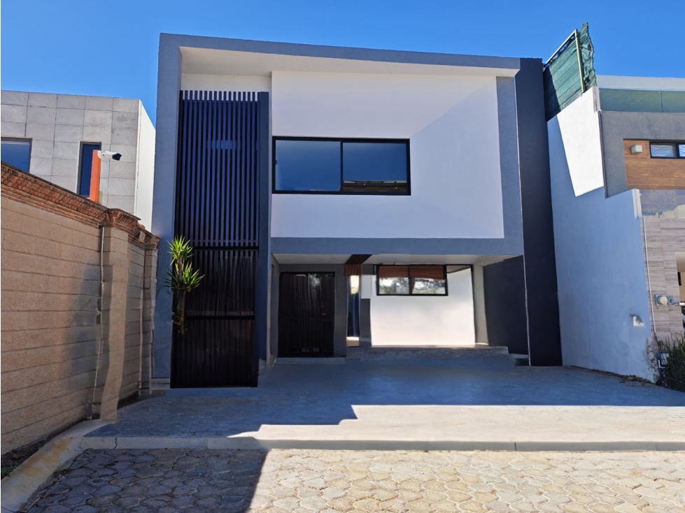 Casa en venta en Parque Santiago, Lomas de Angelópolis, Puebla.