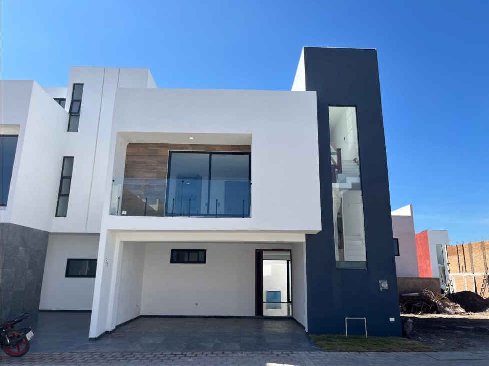 Casa en venta en Residencial Altana con Jacuzzi, Cholula, Puebla.